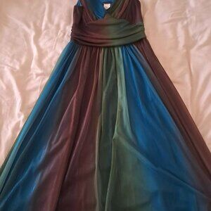 Womans multi color evening/prom dress.Below knee.